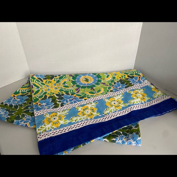 Pottery Barn Floral Print Table Runner. 108” x 18” - Picture 5 of 5